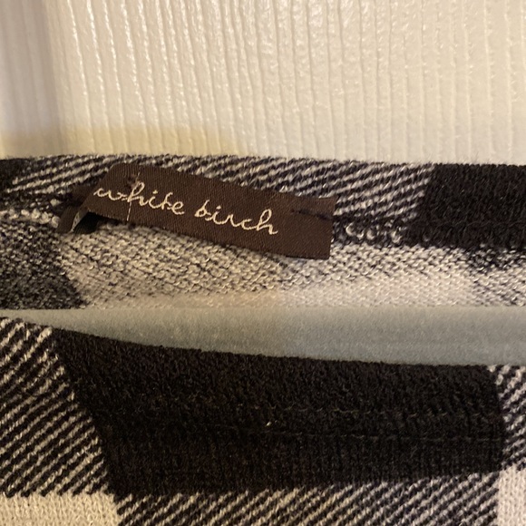 Like New, White Birch, Black & White Buffalo Plaid Sweater - Size Large - Picture 2 of 5